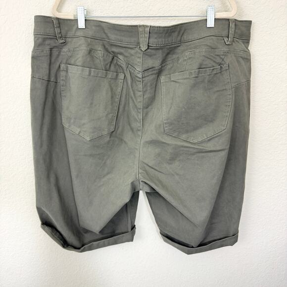 Democracy Womens Core Essential Rolled Cuff Shorts Size 24W Ab Solution Green - Picture 5 of 8